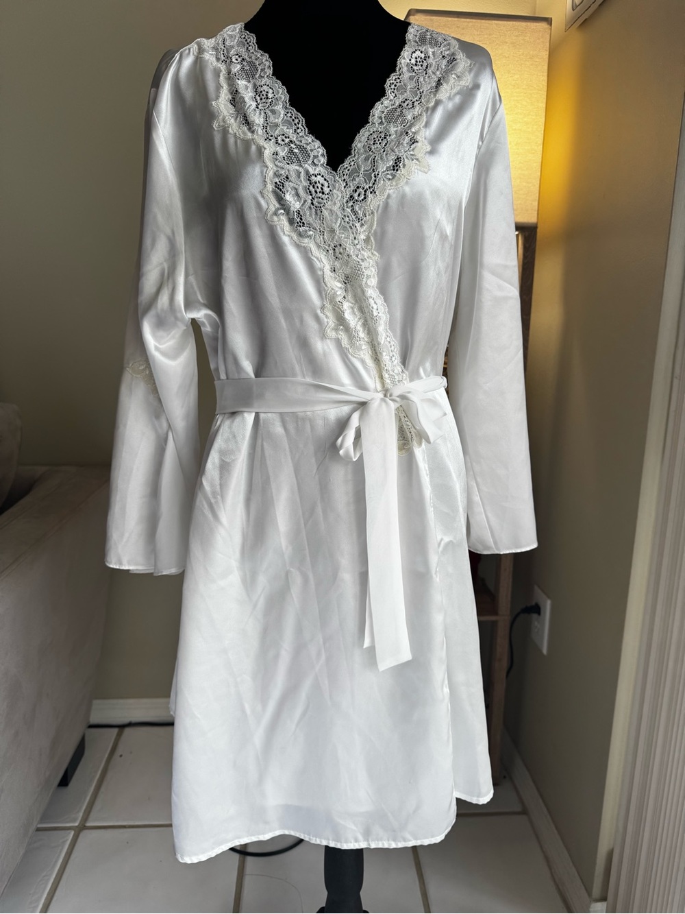 Oscar de la Renta Pink Label White Satin Lace Trim Bridal Kimono Robe XL Boudoir